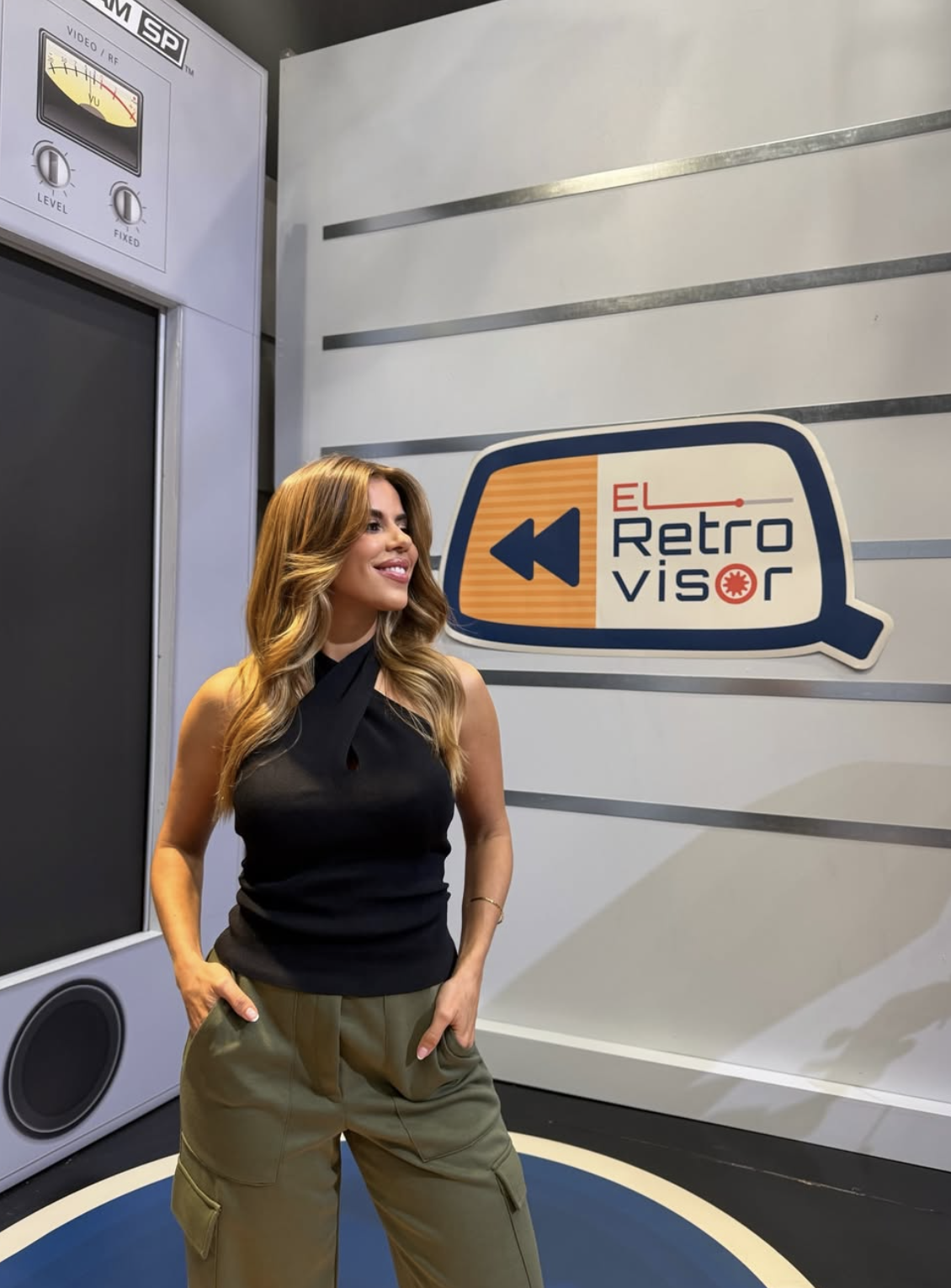 Anaís en el plató de El Retrovisor